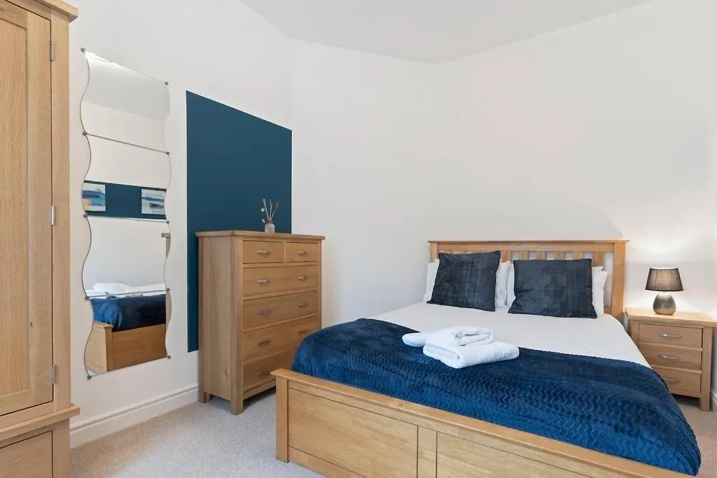 Elton House - Prime Location - Free Parking, Fast Wifi And Smart Tv By Yoko Property Redcar