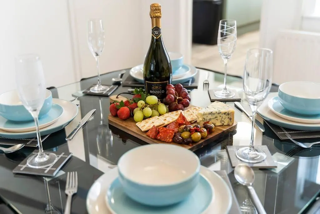 Elton House - Prime Location - Free Parking, Fast Wifi And Smart Tv By Yoko Property Redcar