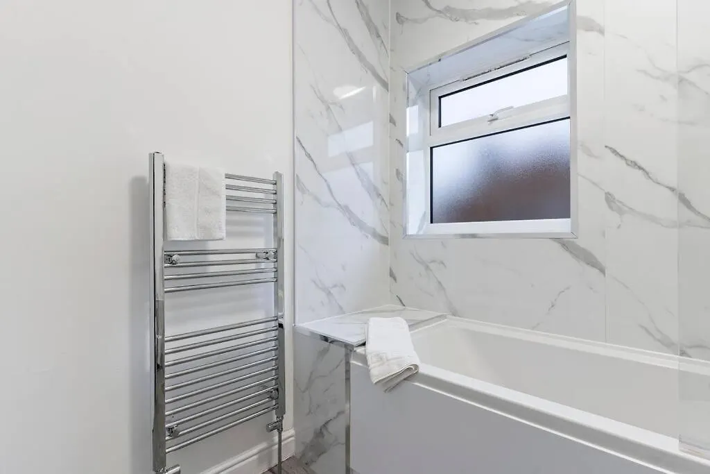 Elton House - Prime Location - Free Parking, Fast Wifi And Smart Tv By Yoko Property Redcar Wielka Brytania